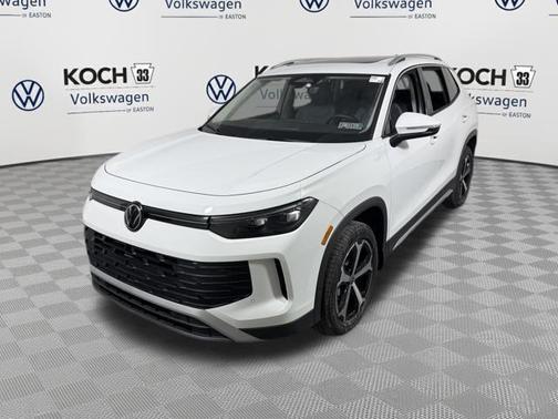 Pure White 2026 Volkswagen Tiguan 2.0T SE