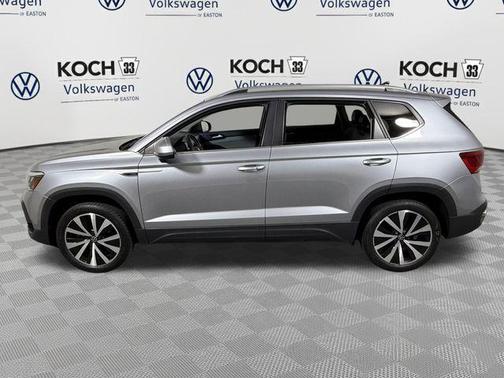 Pyrite Silver Metallic 2024 Volkswagen Taos 1.5T SE