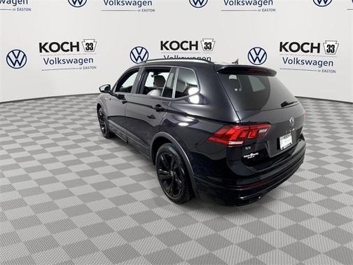 2024 Volkswagen Tiguan 2.0T SE R-Line Black