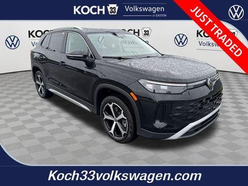 Deep Black Pearl Effect 2025 Volkswagen Tiguan 2.0T SE