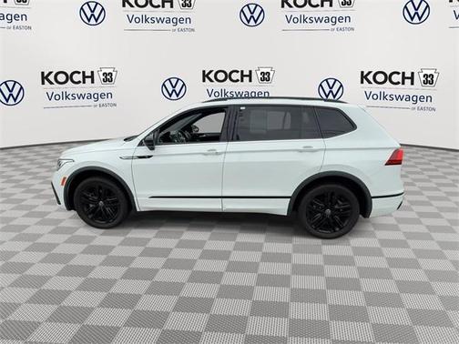 2022 Volkswagen Tiguan 2.0T SE R-Line Black