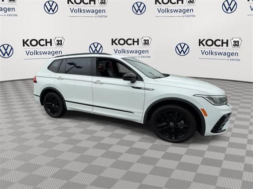 2022 Volkswagen Tiguan 2.0T SE R-Line Black