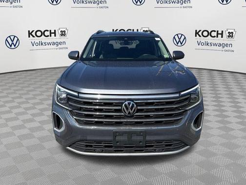 Platinum Gray Metallic 2024 Volkswagen Atlas 2.0T SE
