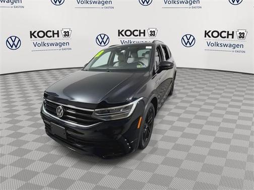 2022 Volkswagen Tiguan 2.0T SE R-Line Black