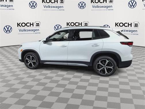2025 Volkswagen Tiguan 2.0T SE