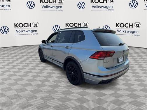 2022 Volkswagen Tiguan 2.0T SE R-Line Black