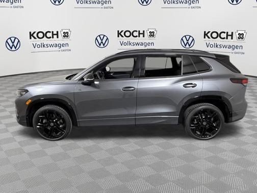 Platinum Gray Metallic 2026 Volkswagen Tiguan 2.0T SE R-Line Black