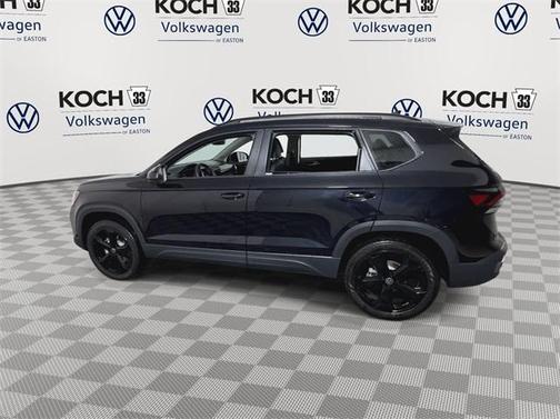 2025 Volkswagen Taos 1.5T SE Black