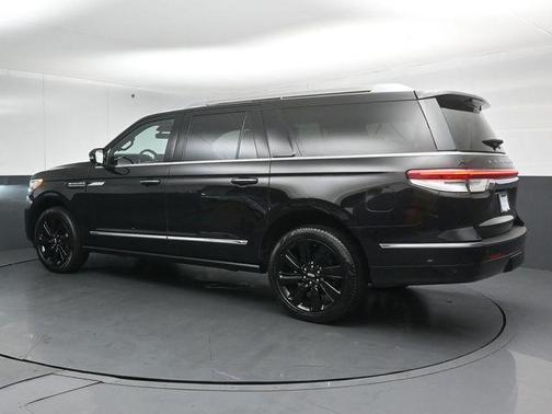 Infinite Black Metallic Clearcoat 2023 Lincoln Navigator Reserve
