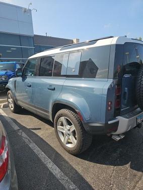 2020 Land Rover Defender SE