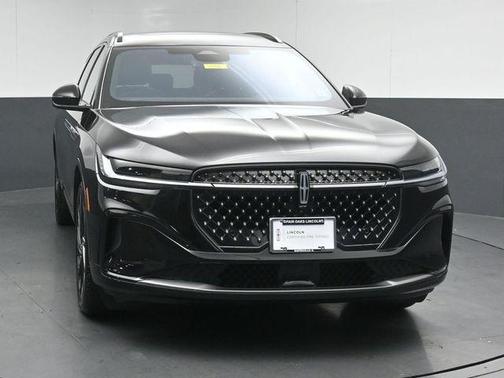 Black Metallic 2025 Lincoln Nautilus Reserve