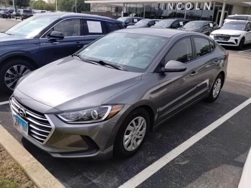 2018 Hyundai ELANTRA SE
