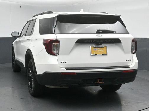 Star White Metallic Tri-Coat 2022 Ford Explorer XLT