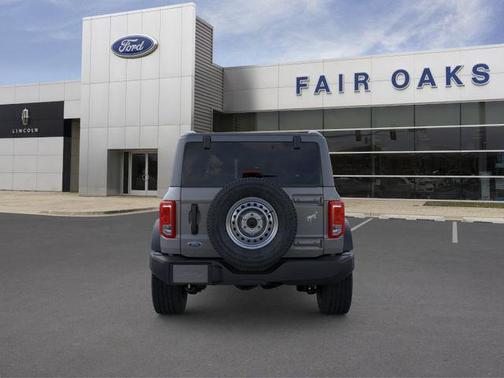 Carbonized Gray Metallic 2026 Ford Bronco Base