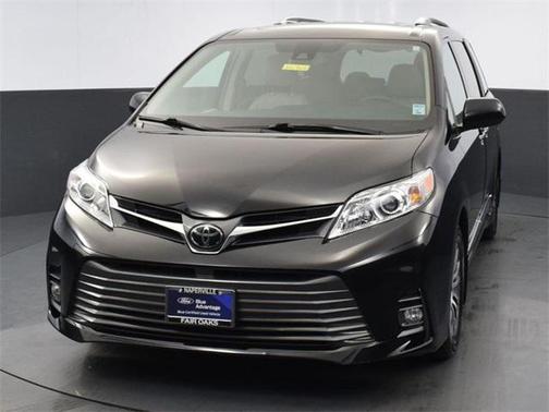 2018 Toyota Sienna XLE