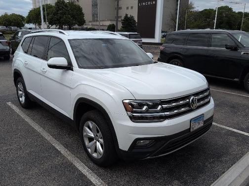 Pure White 2018 Volkswagen Atlas 2.0T SE