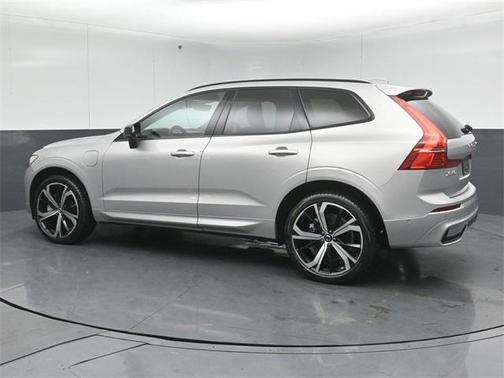 2022 Volvo XC60 Recharge Plug-In Hybrid T8 R-Design
