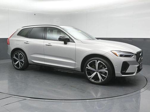 2022 Volvo XC60 Recharge Plug-In Hybrid T8 R-Design