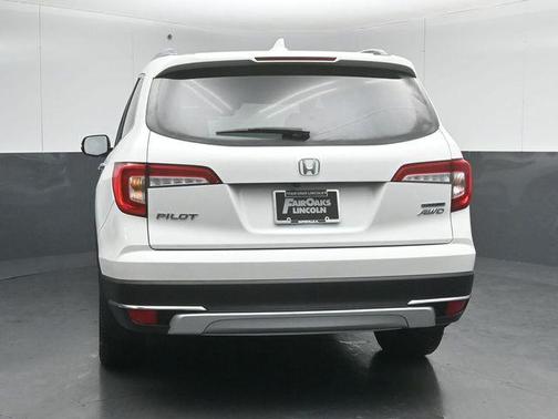 2022 Honda Pilot Touring 8-Passenger