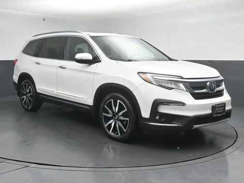 2022 Honda Pilot Touring 8-Passenger