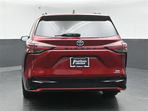 2021 Toyota Sienna XSE 7 Passenger