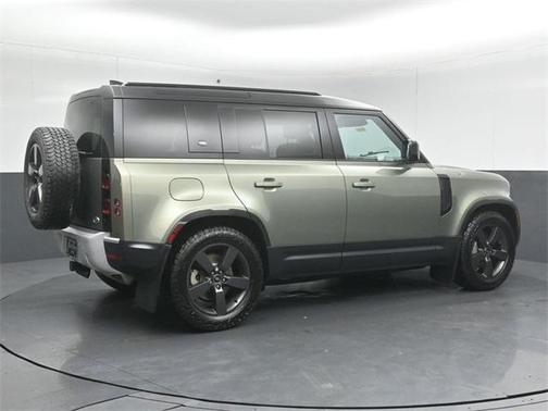 2022 Land Rover Defender SE