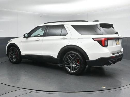 Star White Metallic TC 2025 Ford Explorer ST
