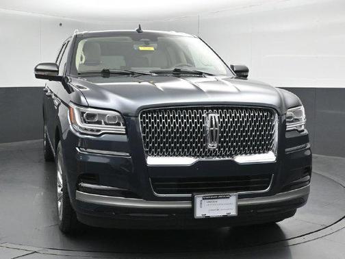 Flight Blue Metallic Clearcoat 2024 Lincoln Navigator Reserve