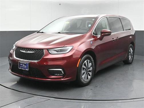 2022 Chrysler Pacifica Hybrid Touring L
