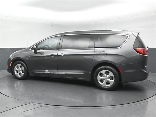 2017 Chrysler Pacifica Touring-L Plus