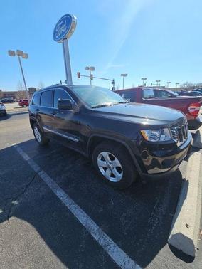 Brilliant Black Crystal Pearlcoat 2012 Jeep Grand Cherokee Laredo