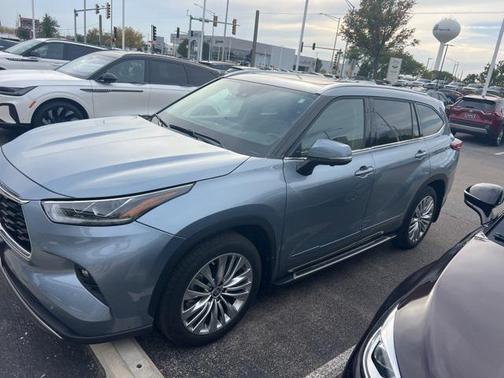 2023 Toyota Highlander Platinum