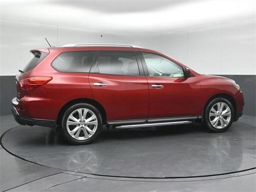 2018 Nissan Pathfinder SL