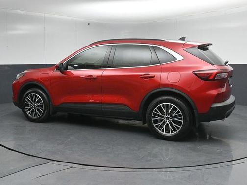 Rapid Red Metallic Tinted Clearcoat 2025 Ford Escape PHEV SE