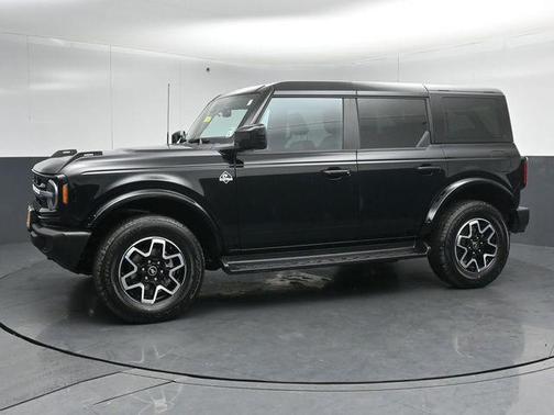 Shadow Black 2025 Ford Bronco Outer Banks