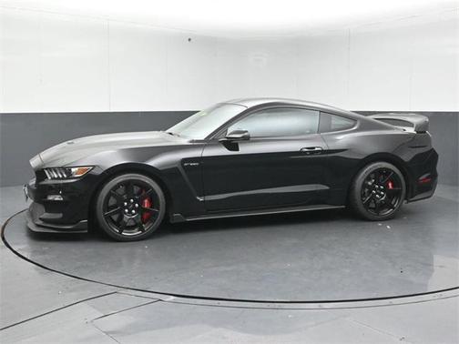 2017 Ford Shelby GT350 Base