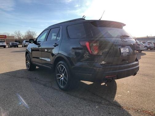 Photo 3 of 37 of 2018 Ford Explorer sport