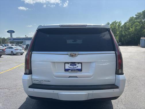 2018 Cadillac Escalade ESV Premium Luxury