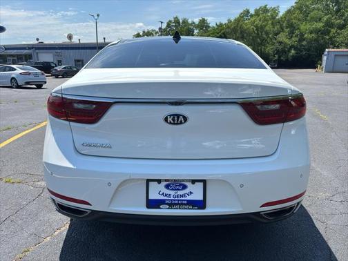 2019 Kia Cadenza Technology
