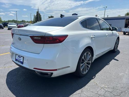 2019 Kia Cadenza Technology