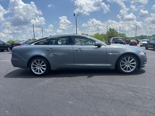 2013 Jaguar XJ Base