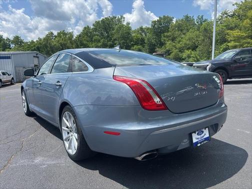 2013 Jaguar XJ Base