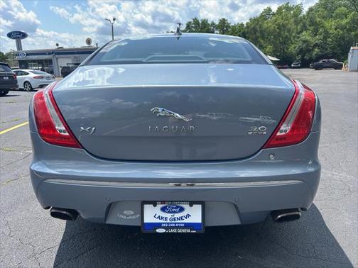 2013 Jaguar XJ Base