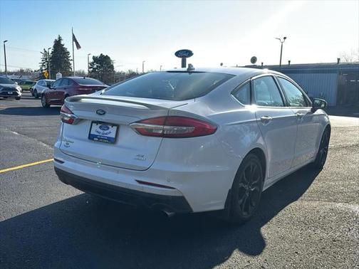 2020 Ford Fusion SE