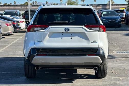 2023 Toyota RAV4 Hybrid SE