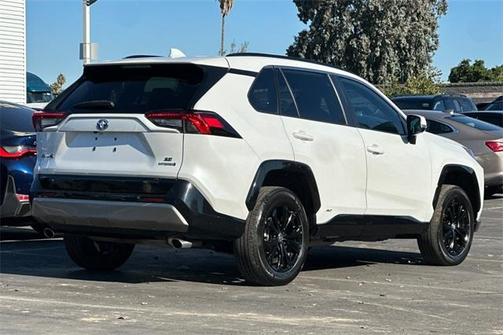 2023 Toyota RAV4 Hybrid SE