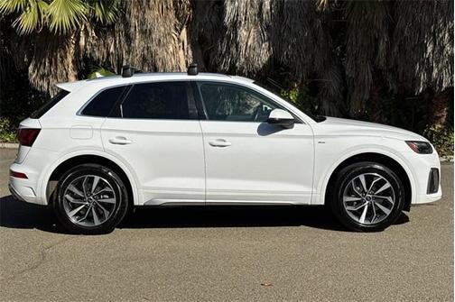 2022 Audi Q5 45 S line Premium Plus