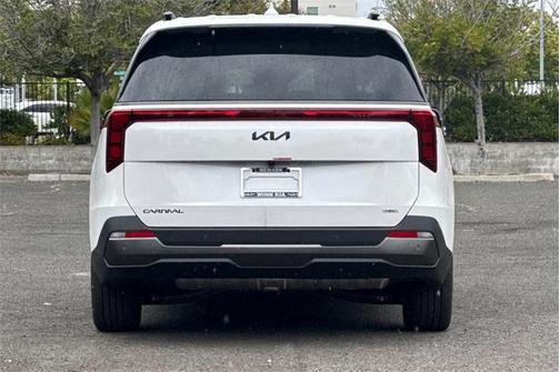 2025 Kia Carnival Hybrid SX
