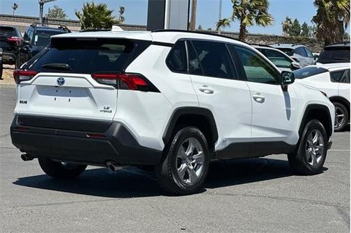 2022 Toyota RAV4 Hybrid LE