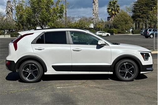 2025 Kia Niro EX